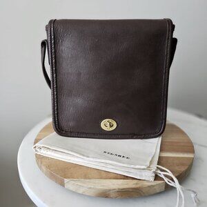 Vintage Mahogany Coach Compact Companion
